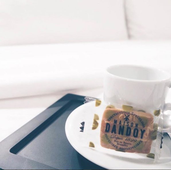 9HOTELCENTRAL's tweet image. Tuesday morning treatment 👏🏼
.
📷 : @paris_guinguette - @MaisonDandoy
#9hotelcollection #9hotelcentral #boutiquehotel #morning  #design #hotellife #bruxelles #brussels #visitbrussels #bruxellesmabelle #travel #travelgram #europe
