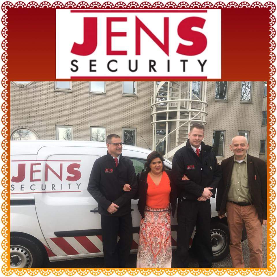 JenSSecurity's tweet photo. Dankzij de sponsoren is het bedrag opgehaald voor een aangepaste bus voor kinderen met een beperking, fijn dat we eraan konden meewerken :) #mytylschool #goededoel #veiligheidvooralles #JenSsecurity https://t.co/uahXXc5ypu