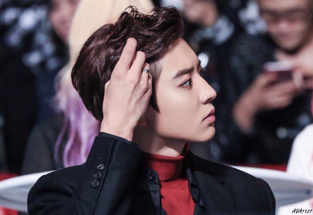 จงอวยชานยอลให้มากกว่าที่พี่เขาอวยตัวเอง tweet media