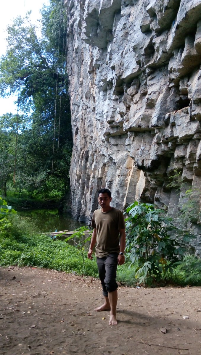 LanoRunt's tweet photo. Lokasi Wisata Alam Batu Dinding yg di kelola BUMDes Kilometer Tiga Kec. Amurang Kab. Minahasa Selatan #BumdesMendunia #TPPISulut 
@jokowi 
@EkoSandjojo 
@taufikmadjid71 
@tppindonesia 
@KemenDesa https://t.co/sjHOIE85yB