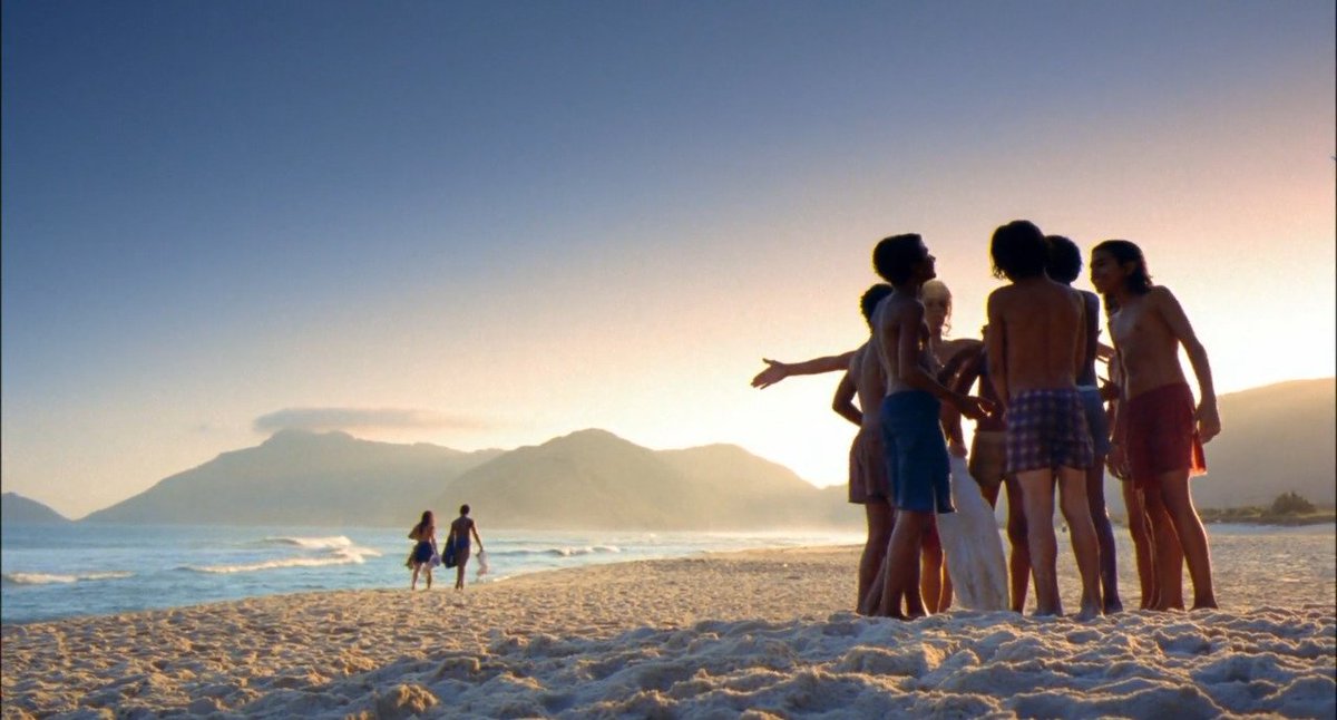 MovieGrafShot's tweet photo. City of God (2002)

Cinematographer: César Charlone
Director: Fernando Meirelles https://t.co/9UhCtAyvQh