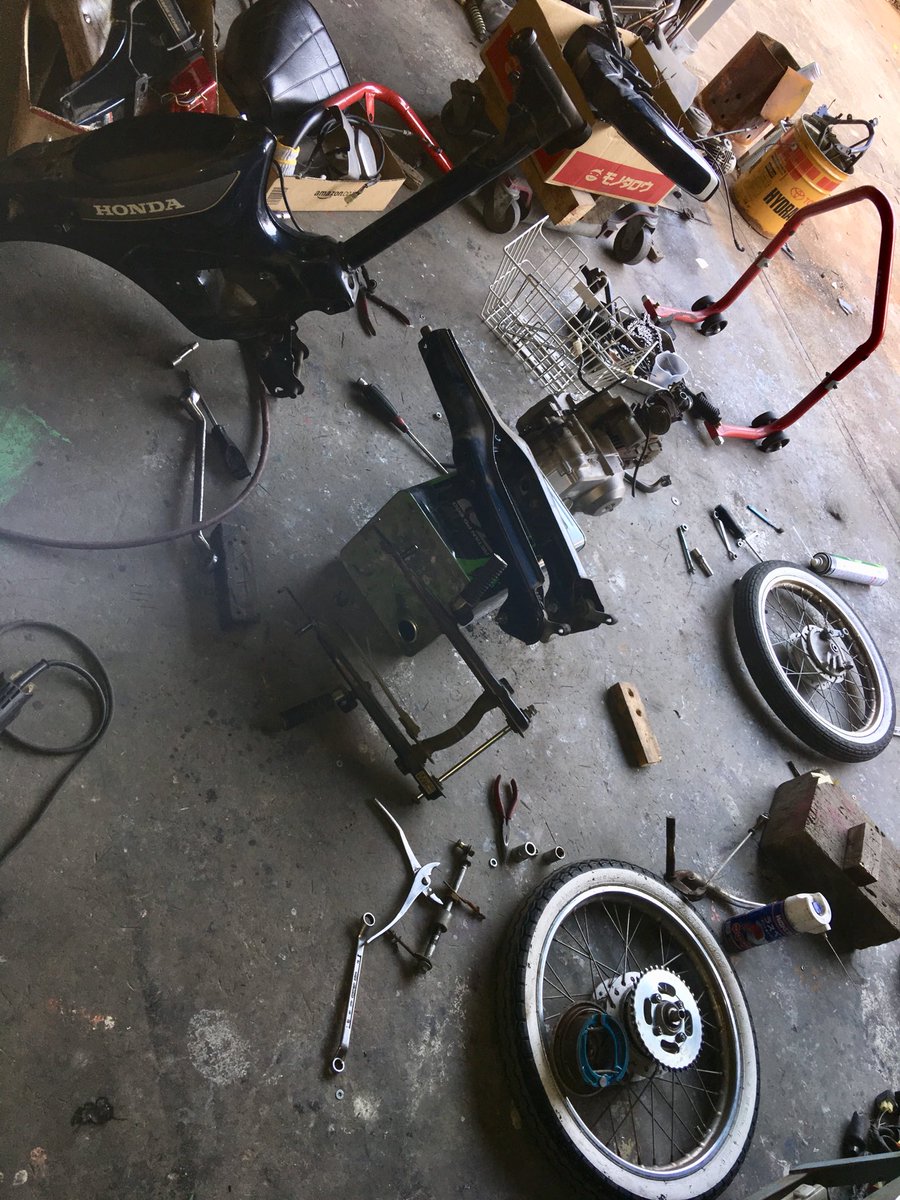 Maru1Motorcycle's tweet photo. カブ分解(^o^)/
#maru1motorcycle
#maruichimotorcycle
#hondacub
#suppercub https://t.co/gk9dzHXb5Q