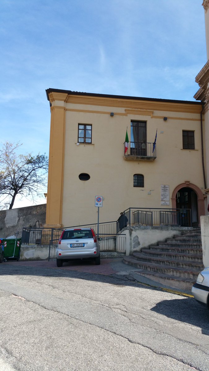 MonacoCarla's tweet photo. #Comuneunico primo giorno di lavoro, per il commissario Bagnato, al municipio di Corigliano Rossano. Dovrà mettere in pratica l'unificazione in un ann e portare il nuovo comune alle elezioni. Il servizio al @TgrCalabria delle 14. https://t.co/jfRCmRySoZ