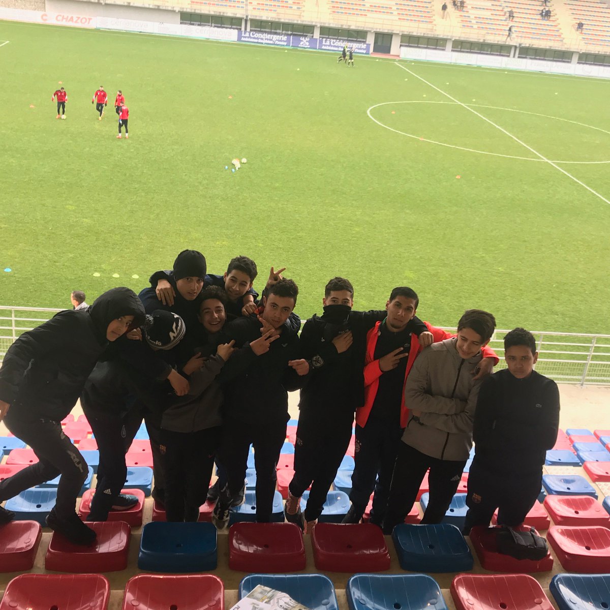 SDLV_Officiel's tweet photo. Sortie sportive pour les stéphanois qui ont assisté il y a quelques jours au match #ASFASSP ! @asfandrezieux @assaintpriest ⚽ https://t.co/FeJSdYT6Wh