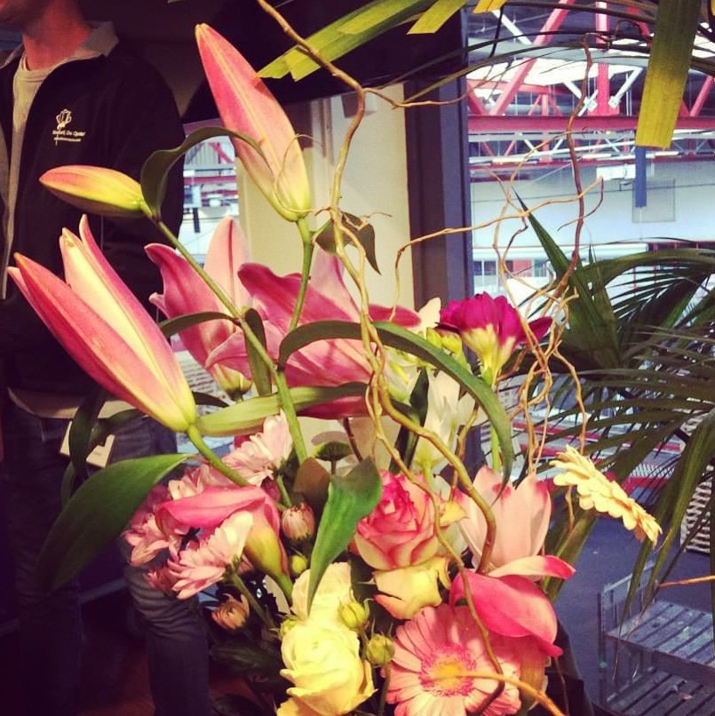 Gentily_Lilies's tweet photo. Afgelopen donderdag waren we aanwezig bij de #supremeselection meeting @hilverdadeboer waar onze oriental Pink Palace is gebruikt in dit arrangement 😍#proudgrowers #supreme #selection #hilverdadeboer #gentily #Flowertheworld #lilies #pink #pinkpalace https://t.co/RwVuYKFa2O