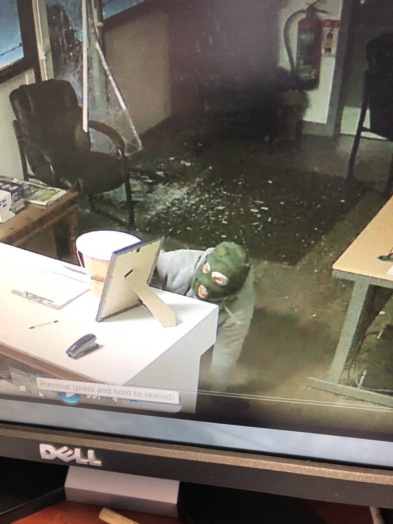 StevePrescott1's tweet photo. Do you recognise these low life scum! 

Broke into our supporters @CMHCars office and stole the SPF Charity bucket!

If you have any info please send us a message!

Please share and let’s catch the barstewards! Please Share https://t.co/OIsdKoxDE6