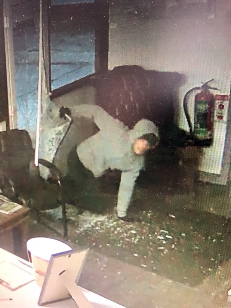 StevePrescott1's tweet photo. Do you recognise these low life scum! 

Broke into our supporters @CMHCars office and stole the SPF Charity bucket!

If you have any info please send us a message!

Please share and let’s catch the barstewards! Please Share https://t.co/OIsdKoxDE6