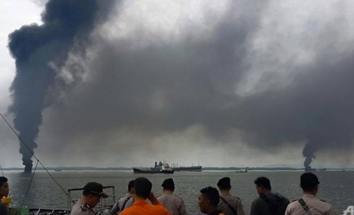 Hawkes_Fire's tweet photo. Indonesia – Oil Spill Clean-Up Kills Two
For more information, Click the link below:
https://t.co/uMlyvz6pDu https://t.co/NsQUNUVvdu