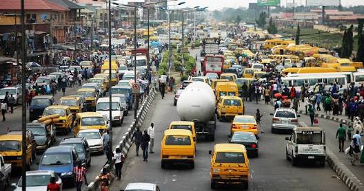 EtrafficNG's tweet photo. 27 year old Traffic Robber Nabbed in Oshodi-https://t.co/wmmUkGb4E6 https://t.co/lO6TrYUQGO