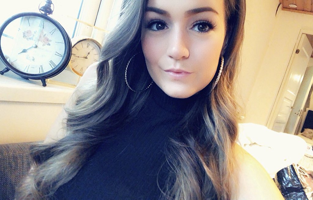 T.U.E.S.D.A.Y 😌 Time to go to the city and pick a weddingdress for her weddiiing 😍