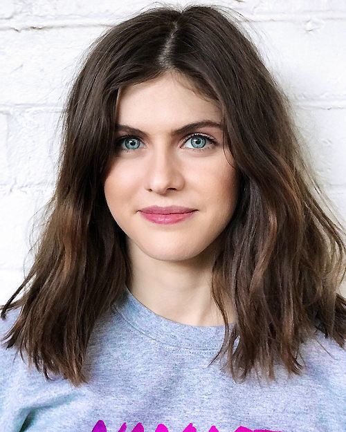 gezzerreemarie's tweet photo. Her eyes are so beautiful!!!
I have always been shipping #Logandra but she’s got Zac now :( https://t.co/tPcU0H7OKH