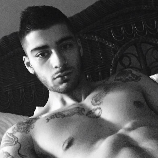zaynedites's tweet photo. King’s selfie evolution 🔥 https://t.co/HNLsa49Bwd