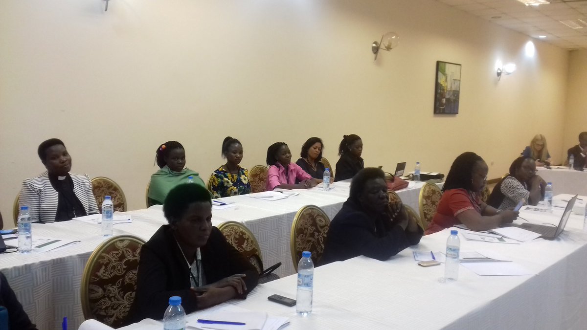 ElliotOrizaarwa's tweet photo. #genderleader @IST_Uganda @rita_atukwasa @DrLumala @Sallymilkshake what is yr type of leadership. Is't impact full @WILPublication @WEGCDA3 https://t.co/A3foJZVQKJ