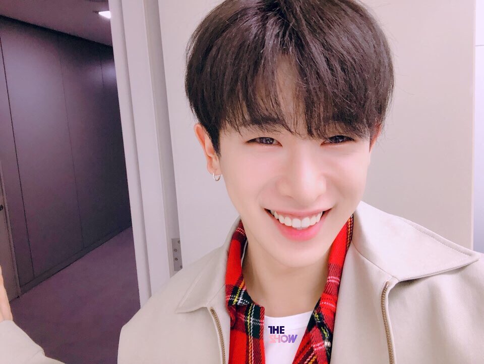 theshow_offcl's tweet photo. [★143회 더쇼 초이스 후보①] 오빠는 왜 나보다 이뻐..?(당연한 소리) 난 지금 뿔난 도깨비😡 미모 질투나,, 컴백하자마자 1위 후보에 오른 울 #몬엑 이들😭 #Jealousy #MONSTAX #몬스타엑스 #더쇼 @OfficialMonstaX https://t.co/w7EOZT2uat