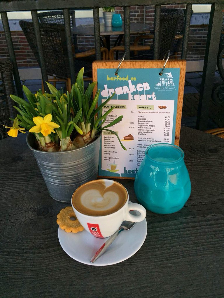 vanbleiswijk's tweet photo. Het voorjaar is begonnen. Daar hoort natuurlijk een frisse en nieuwe kaart bij! Kom gezellig bij ons genieten van een hapje en een drankje. #Nieuwekaart #Lente #MoccaDor #vanbleiswijk https://t.co/ok8gvGOMFS