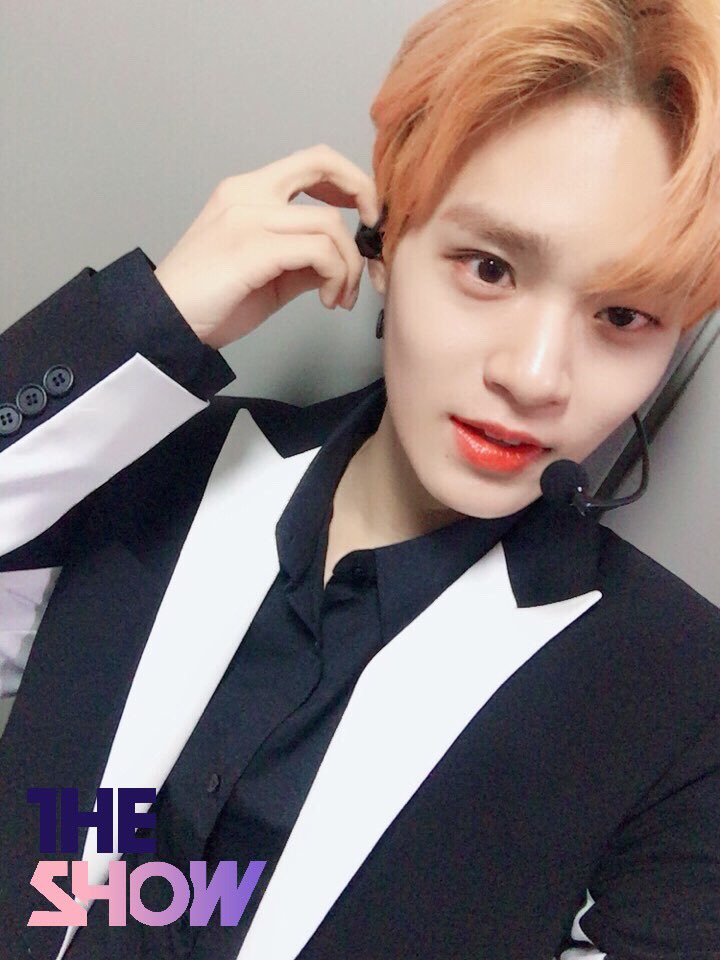 theshow_offcl's tweet photo. [★143회 더쇼 초이스 후보②] 역시 워너원보단 #워너원 이지👍 붐붐붐붐 부메뢍~~💗  #더쇼초이스 후보기념 셀카털이 갑니당!!! 🤗 #BOOMERANG #워너원 #WANNAONE @WannaOne_twt https://t.co/GsYnlH8I5z