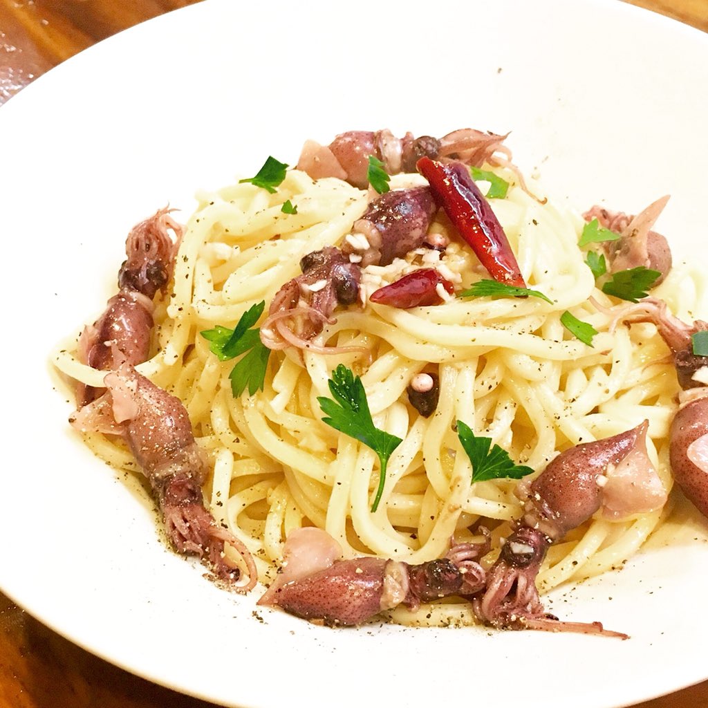 tomato_pst's tweet photo. 今月の期間限定麺です。
ホタルイカのペペロンチーノ
よろしくお願いします。
#生麺 #生麺パスタ #パスタ #pasta #ペペロンチーノ #ホタルイカ  #生麺パスタ専門店tomato  #パスタフレスカ #イタリアン #浅草開化楼 #東京 #tokyo #大塚 #新大塚 #カラヒグ #カラヒグパスタ #カラヒグ麺 #期間限定 https://t.co/R05SYtBV7U