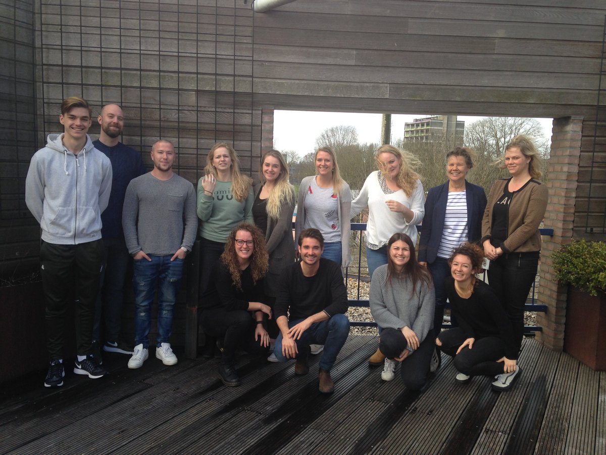 Hoevenkliniek's tweet photo. Welkom nieuwe collega's! #fijndatjullieerzijn https://t.co/4tlVqhgoVe