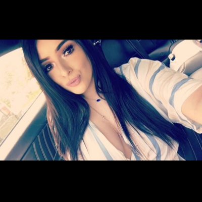 _StephanieeeB's tweet photo. #NuevaFotoDePerfil 🖤🖤 https://t.co/Tn40QduyMI