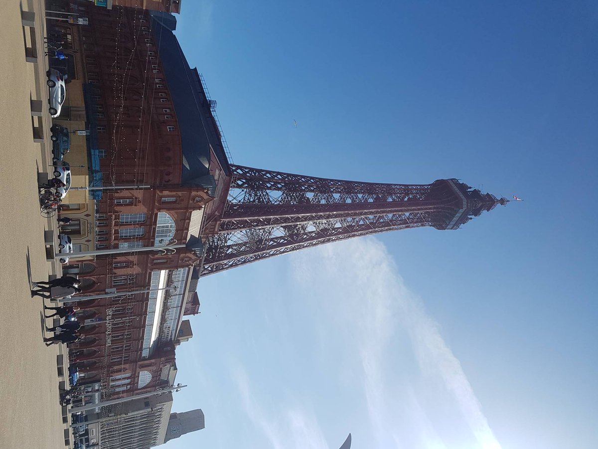 Thomasmurfitt01's tweet photo. Watch "Cycling from Lancaster to Blackpool Tom &amp; Chrissie 2018" on YouTube https://t.co/7uYB0oSjcK 

@MumPlaysYT14 #cycling #morecambe #lancaster #ukcycling #fitness #dayout #blackpooltower #cyclinglife #getonyourbike #getout #bike #roadbike #roadcycling https://t.co/b9oI0b2XCt