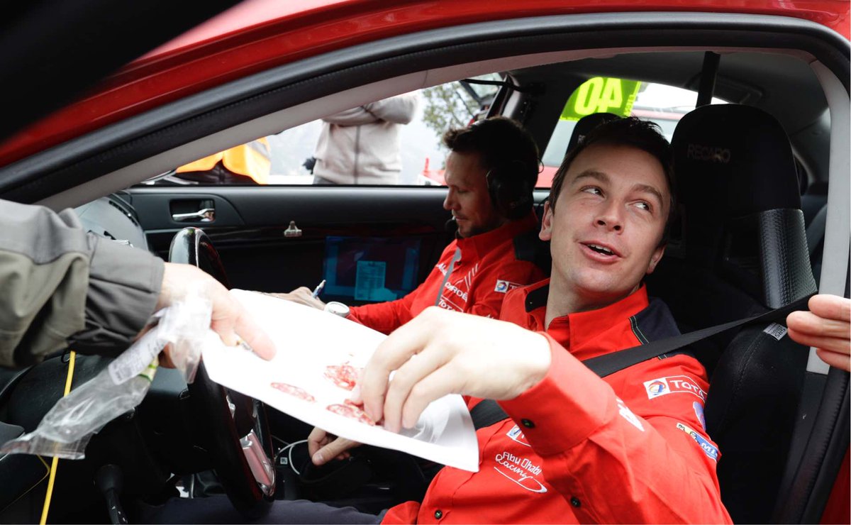 TourdeCorseWRC's tweet photo. Délicieux le saucisson corse ! N'est-ce pas @SebOgier @yoannbonato ? 😋
#TourdeCorse https://t.co/aowidxgGGj