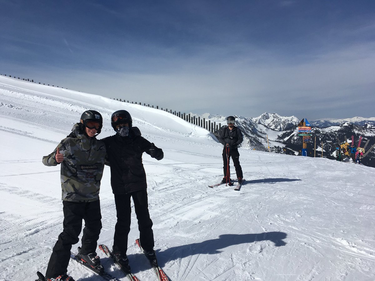 StPaulsRCHighPE's tweet photo. 3rd day most groups now getting to see the view at the very top. https://t.co/mfOUSR2XRa