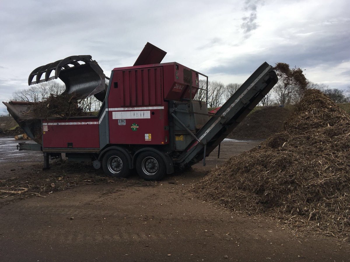Iersel_Compost's tweet photo. Vanaf vandaag zijn wij ook voortaan in #Deurne geopend! We heten onze nieuwe collega’s dan ook van harte welkom. U vindt ons aan de Helmondsingel 131. #compost #bodem #duurzaam #vaniersel #gilze #ravenstein #biezenmortel #brabant https://t.co/Y6an7Y2rqi