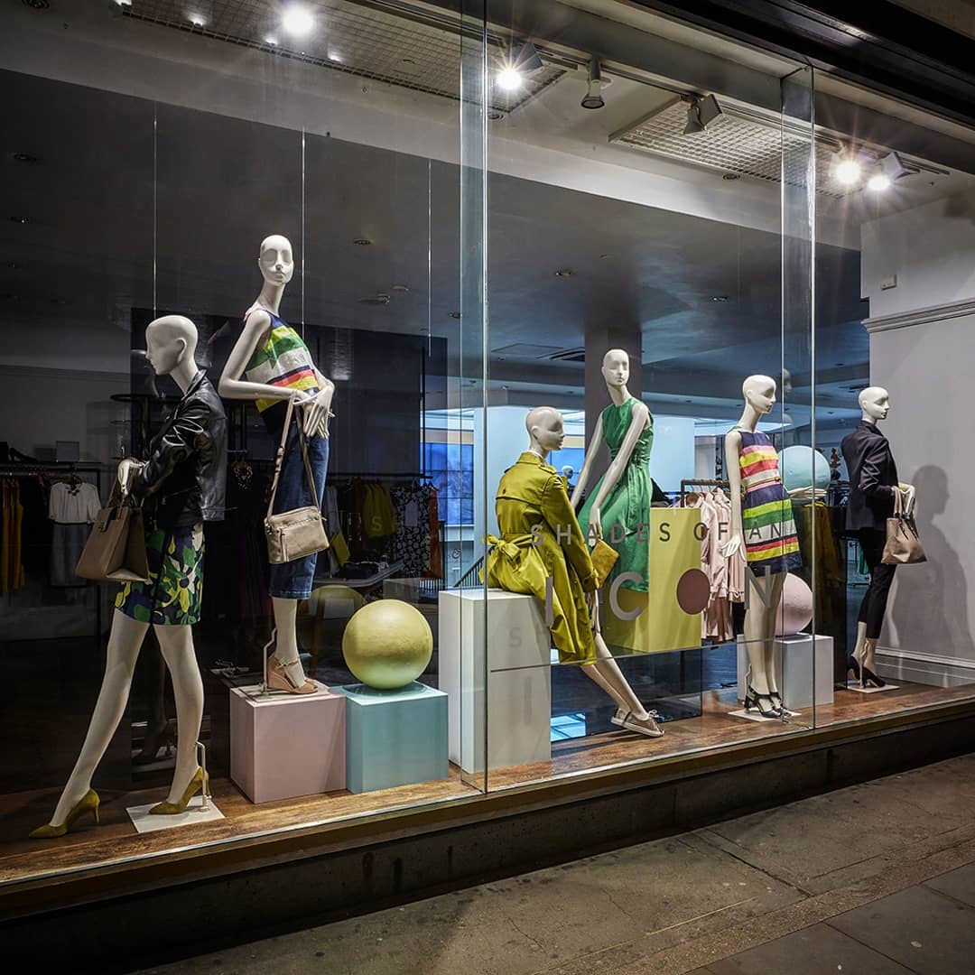WhitewaterGandD's tweet photo. This is the window for Hobbs we have been teasing. We worked with their in house team to produce the Shades of an Icon window. This saw us building timber plinths and polystyrene spheres which we finished in a range of colours.
#whitewater #whitewaterprops #window #windowprops https://t.co/4hD1q3M2Vv