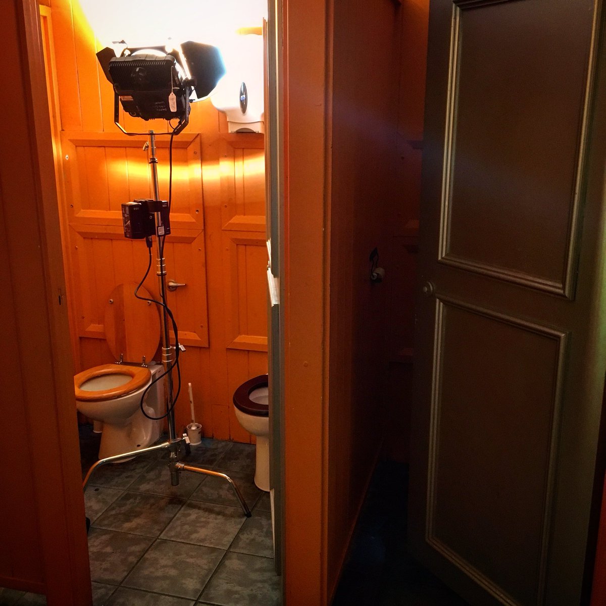 ImagineBound's tweet photo. Sometimes youโve got to improvise on your lighting setups ๐ฝ Whereโs the weirdest place youโve put a light? @Zylight
โข
#lighting #bathroomdecor #filmproduction #onset #onsetlife #onlocation #creativethinking #zylight #zylightf8 #shinebright #canon #sony #improvisedlighting https://t.co/1d0ziSLKDK