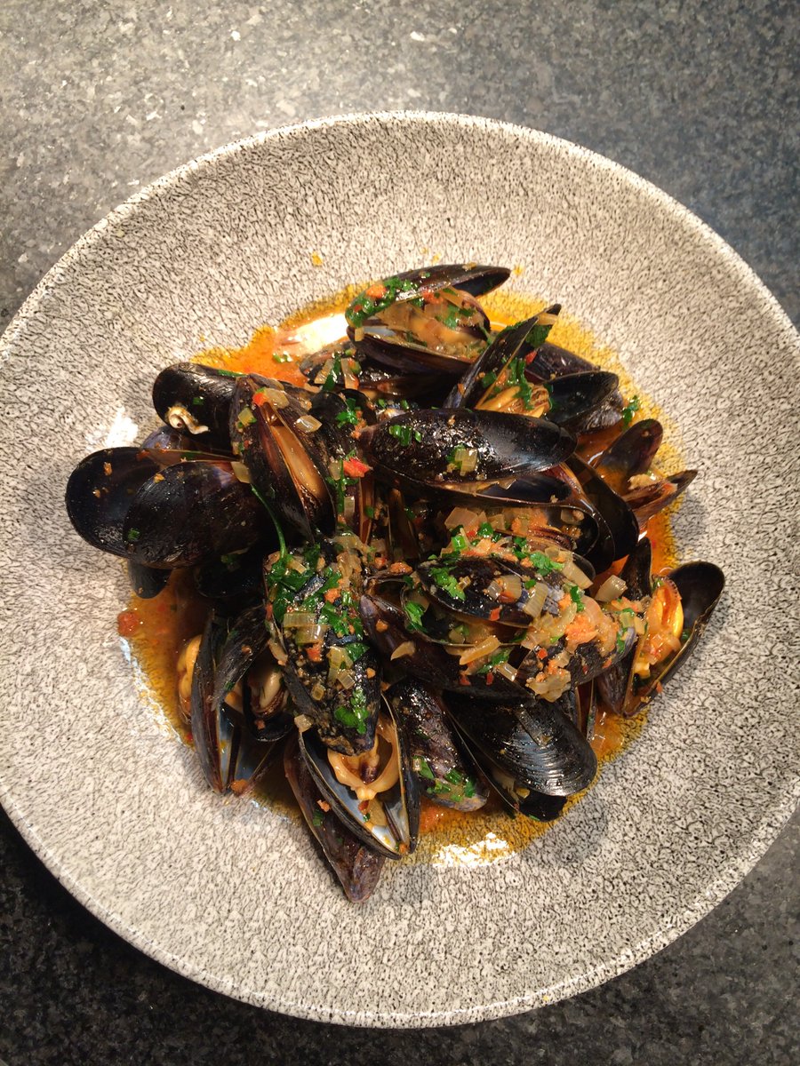 AsadorDublin's tweet photo. Join us after the Bank Holiday for lunch. #asadordublin #mussels #love #tuesday https://t.co/tiGajbm1iC