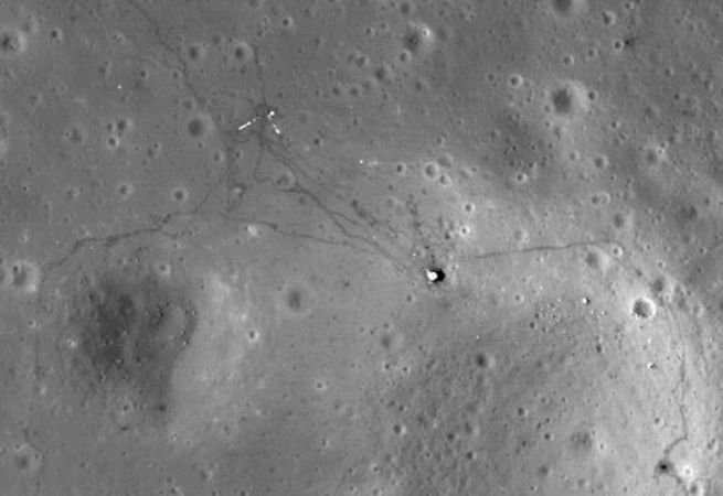 sarahcruddas's tweet image. For those still wondering…. 

Footprints on the Moon. Photographed some 40 years after they were made.
