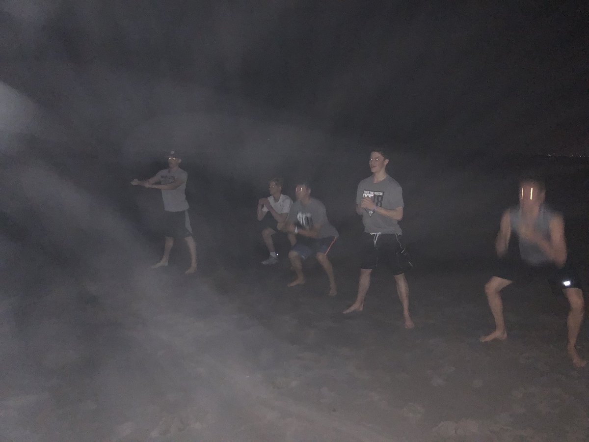 PlymouthBasebal's tweet image. 5:50 AM workout on the beach! #whileeveryoneelsesleeps #SB2018 #TrustTheProcess