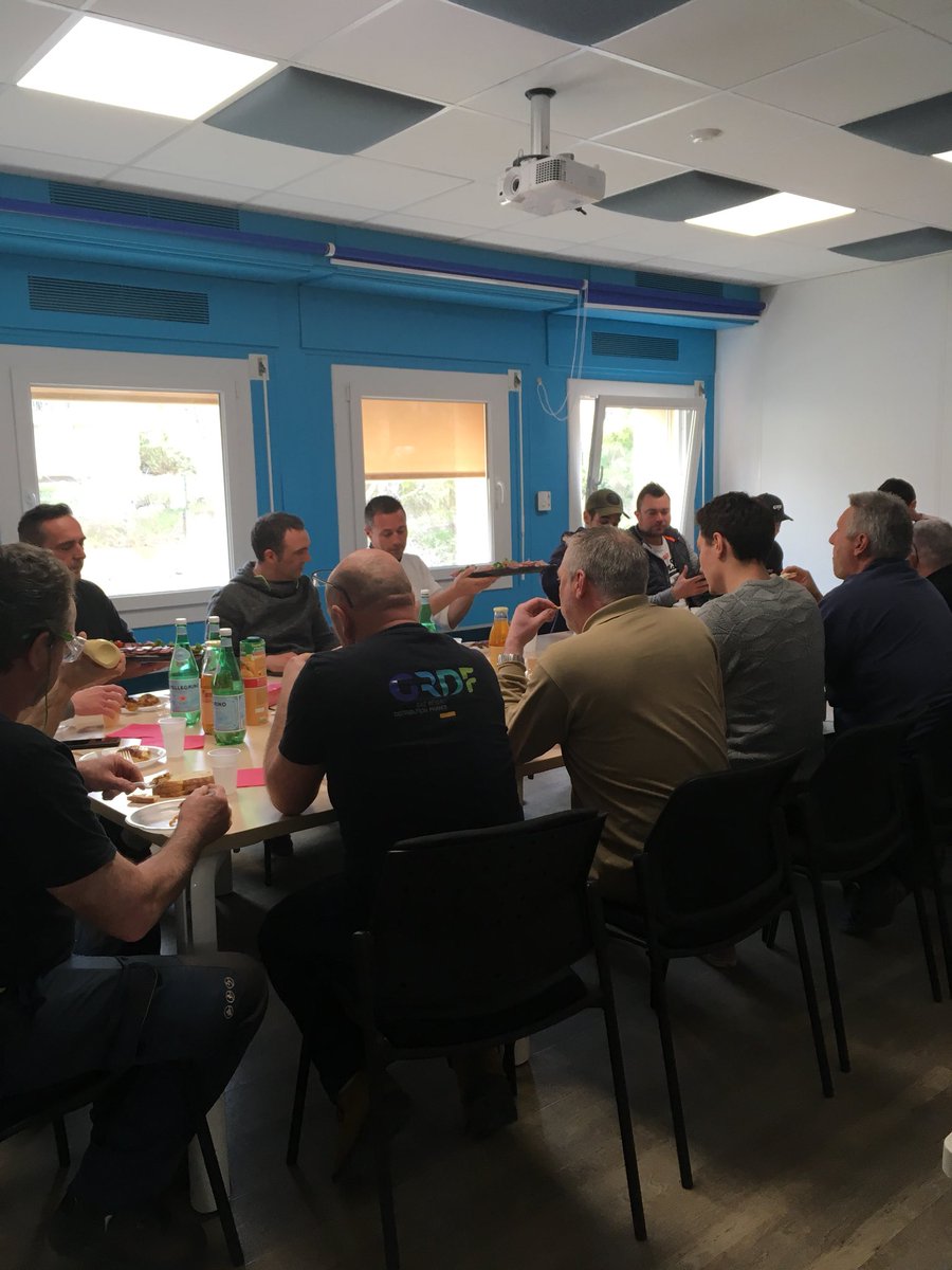 andrea bury tweet media