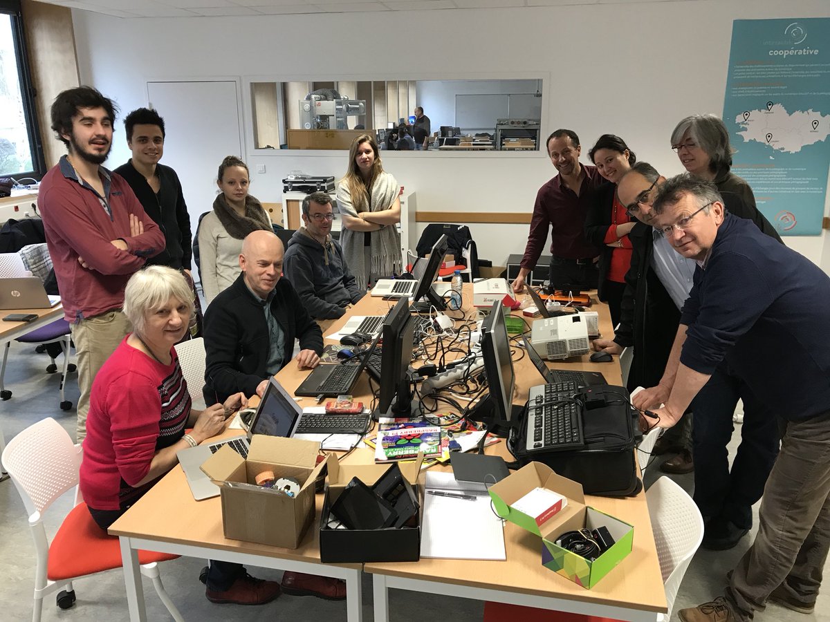 cpnfinistere's tweet photo. Rencontre autour des #RaspberryPi à la @cpn56. Quelles possibilités ? Quels usages en classe ? @cpn_35 @CPN22 @interactik @resentice @college56 #moodlebox #entbox https://t.co/Xy71O6ZAvV