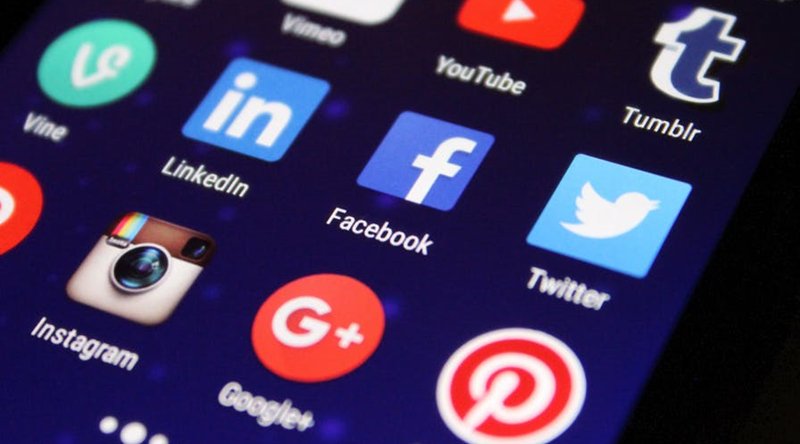 Twitter and LinkedIn Ban Cryptocurrency Advertisements - icorealreviews.com/twitter-and-li…