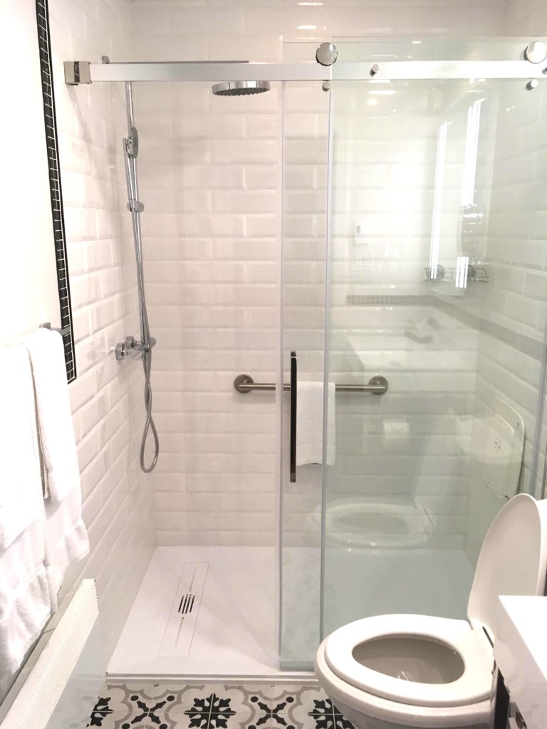 #Fiora #Contract innovación y experiencia para ofrecer #soluciones totalmente personalizadas en #Baños #PlatosDucha   #Arquitectos y #Decoradores  facebook.com/FioraTouchYour…