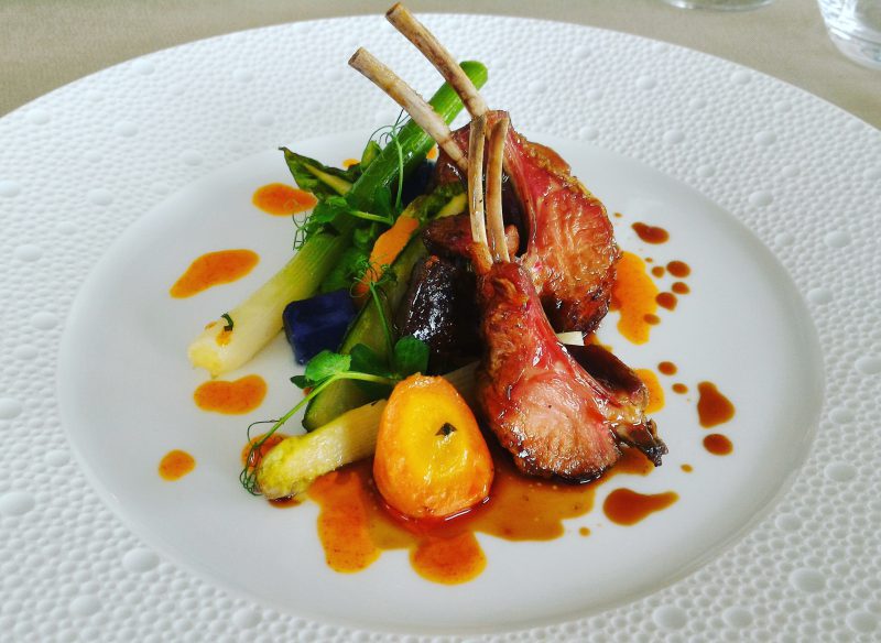 Surprenez vos papilles avec les savoureux produits du printemps !
#lestresoms #les20ansdestresoms #restaurant #annecy blog.lestresoms.com/2018/04/03/men…