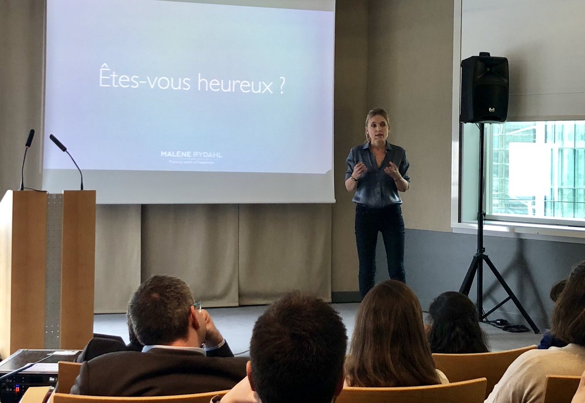 Ce midi, conférence de <a href="/MaleneRydahl/">Malene Rydahl</a> au siège <a href="/Elior_Group/">Elior Group</a>. Au programme : les clefs de succès d’une vie heureuse, tant au niveau personnel que professionnel. 😄👍🏻