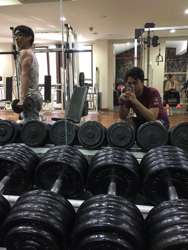 IanJoshua01's tweet photo. nice ka @carloslumain 🏋️‍♂️💪💪 https://t.co/yCAhMNL0XX
