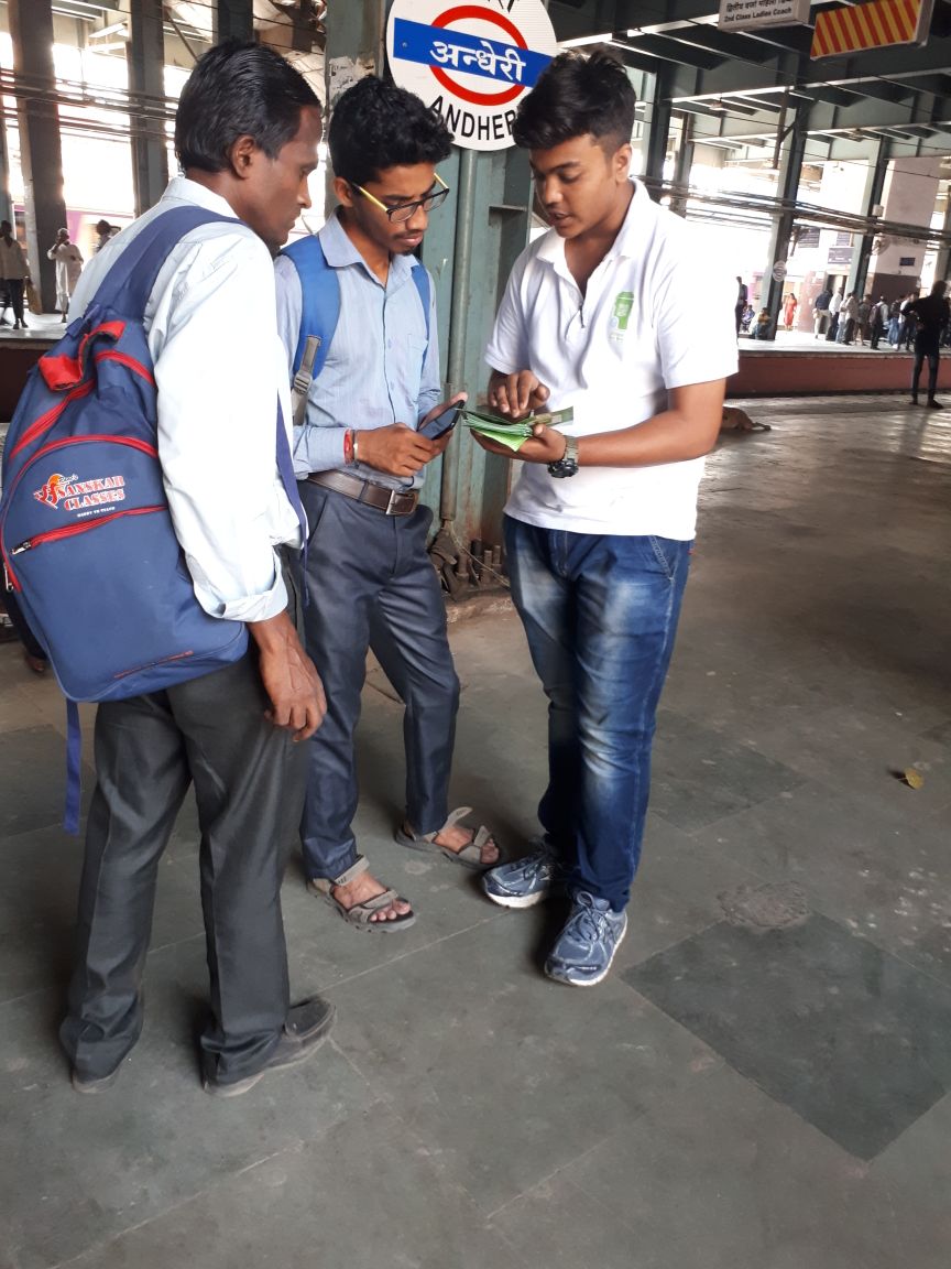 binner_india's tweet photo. Andheri walo! Be a part of the cleanliness wave and use the Binner App to keep Mumbai clean. #BeABinner #swachhbharat #MyCleanIndia #Mumbai #TheCleanRevolution #TuesdayThoughts @WesternRly @PiyushGoyal @ShainaNC @narendramodi @mymalishka @RedFMIndia @CarnivalCine https://t.co/fMXrxbWJ7n