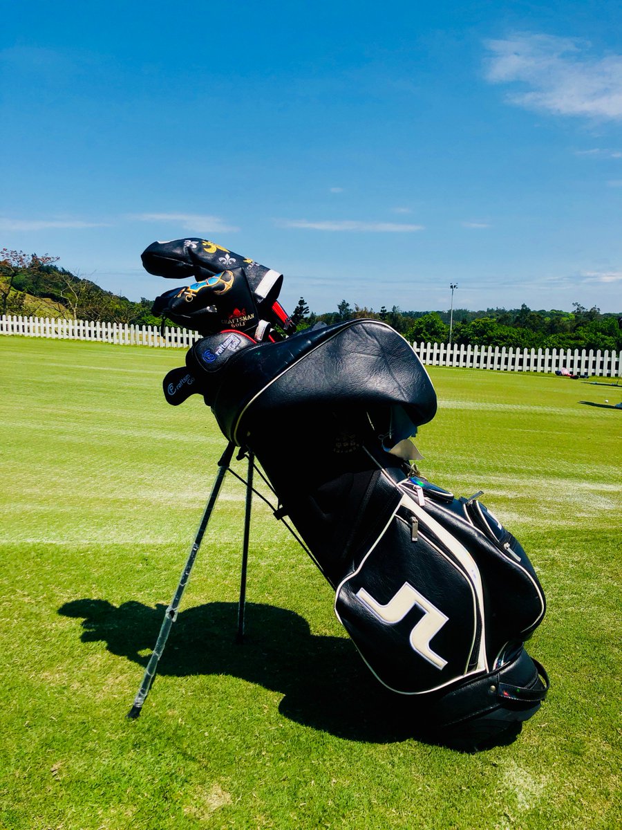 craftsmangolf's tweet photo. What an amazing day to get out and play golf!
(How will you think of Tiger Woods play by the coming Thursday?)
#golf #craftsmangolf #golfcover #golfheadcover #fleurdelis #woodcover #golfplay #club #themasters #sports #tigerwoods #tuesdaymotivation #traveltuesday https://t.co/d9BxmTa4PY