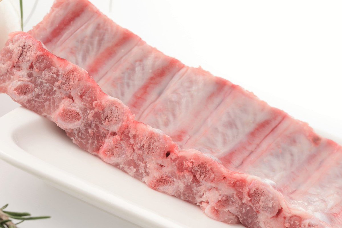 DeBarbacoa's tweet photo. ¿ Os apetece una tira de costilla de cerdo en unas buenas brasas? Prepárate para el fin de semana. https://t.co/NuAx3GJmMJ
#barbacaoayparrillada #estefindenosvamosdebarabacoa #barbacoaizate #barbacoaconamigos #buenasbrasasyadisfrutar #barbacoadecerdo #bromaslasjustas #FelizMartes https://t.co/MjqbueR3kj