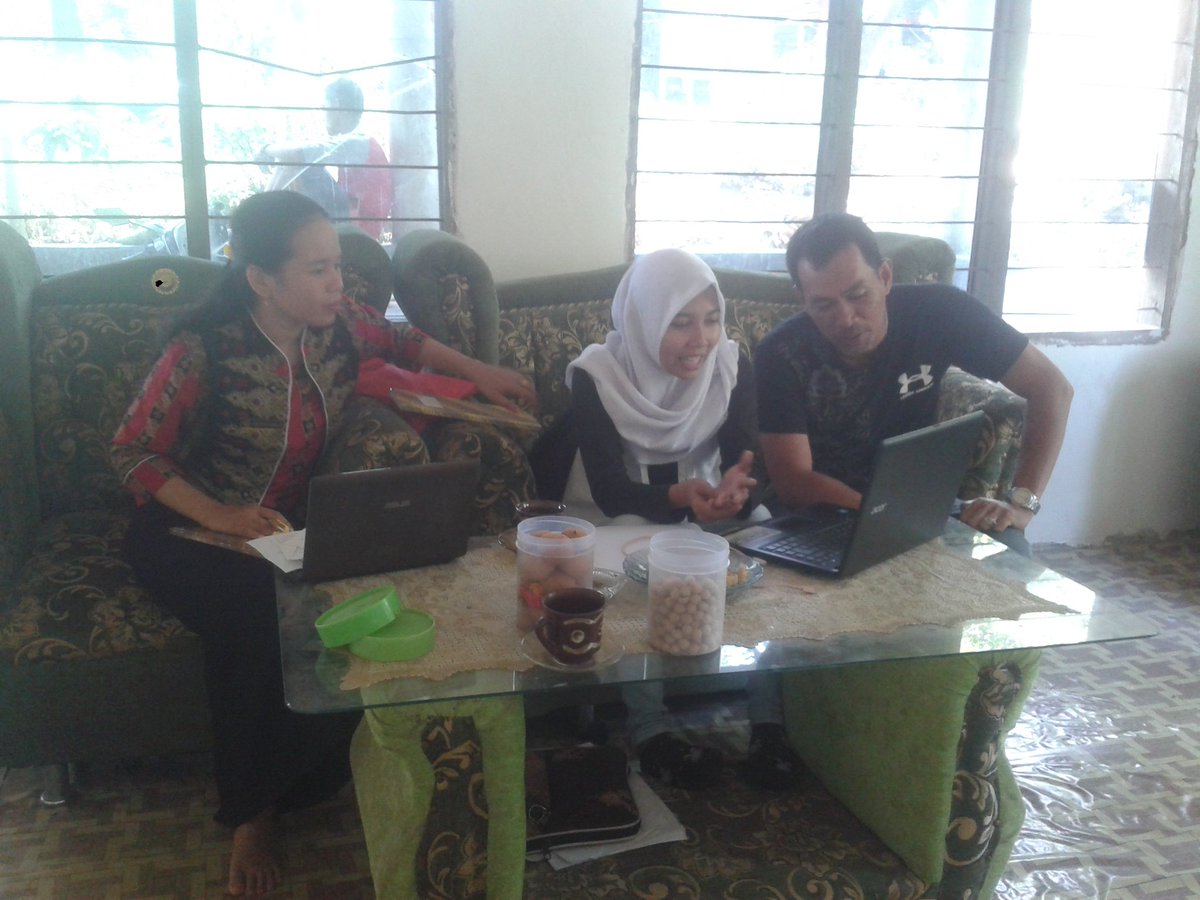 KikiReskiAnand4's tweet photo. Memberikan penguatan kapasitas Pengurus BUMDes dalam hal pengelolaan keuangan BUMDes "Mutiara Manyampa" Desa Manyampa
#BUMDesMendunia
#ManfaatDanaDesa 
#BaktiPendampingDesa 
@jokowi 
@EkoSandjojo 
@TaufikMadjid_ID 
@fachrilabalado 
@P3MDSulsel
@P3MDBulukumba https://t.co/o07S06G8jm