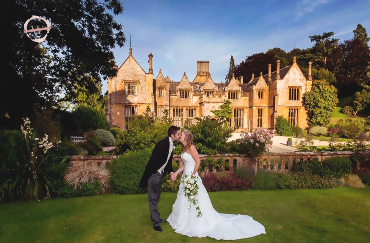 .<a href="/DillingtonHouse/">Dillington House</a> is one of the most beautiful, historic houses in Somerset, dating back to the Elizabethan era, within a stunning parkland setting, at the heart of the estate. weddingvenuesinsomerset.co.uk/yeovil