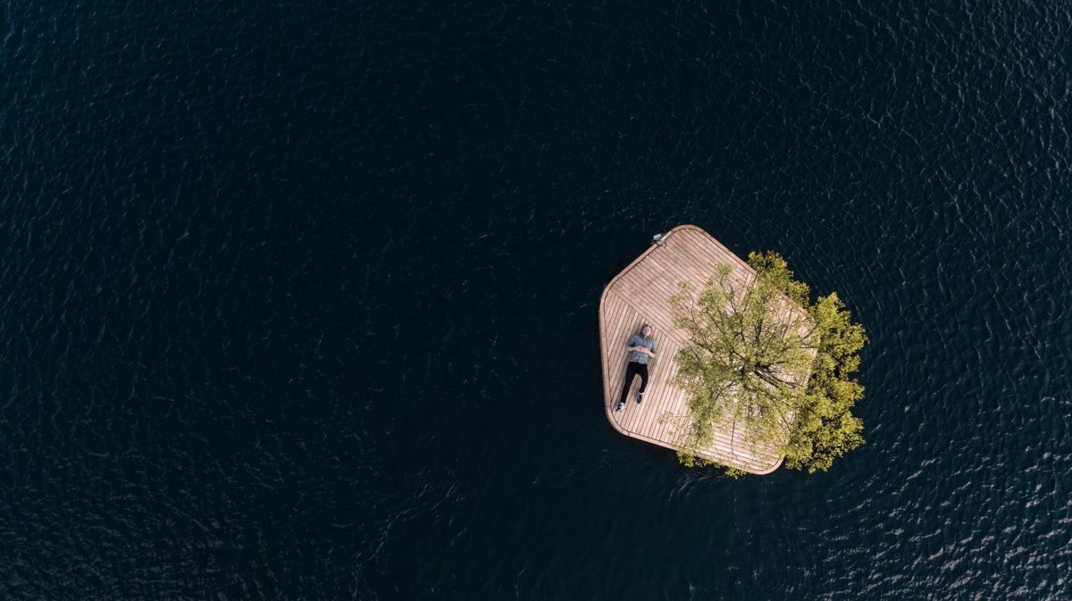 abrideira's tweet photo. La reinvención de las bateas como espacios públicos flotantes, móviles, y libres para explorar y conquistar... #Fokstrot #MarshallBlecher @koebenhavner 
https://t.co/bpfsot3qX6 https://t.co/cwuEkNpRfS