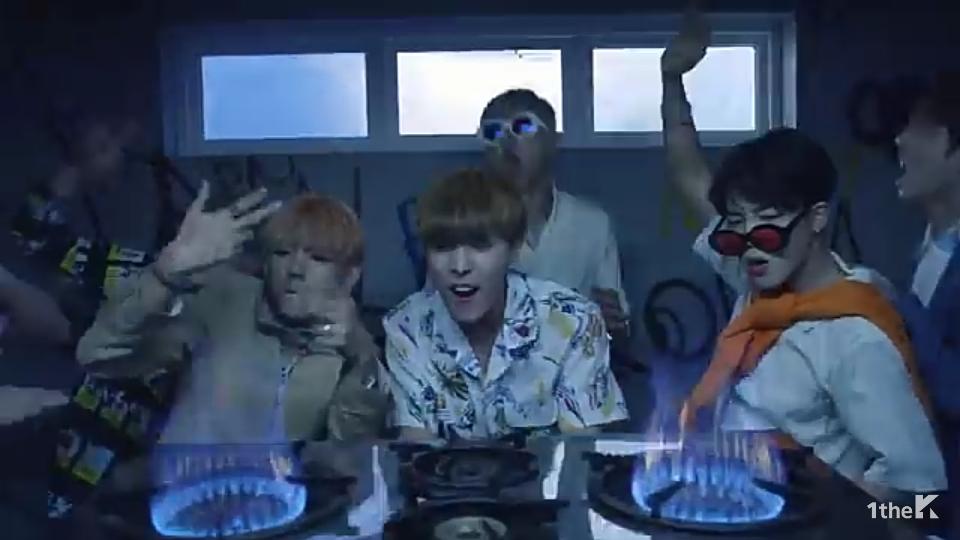 OhMsBandMemer's tweet photo. When the electricity goes off but you need your party to stay fire https://t.co/YdKV4ojxoG