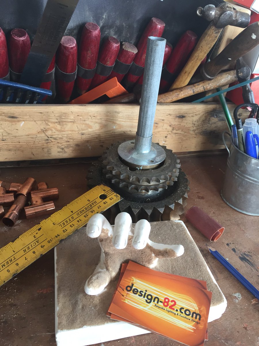 gareth_fulbrook's tweet photo. Another busy day at eighty two work shop. #workshops #bespoke #bespokelighting https://t.co/75sm61YrrH