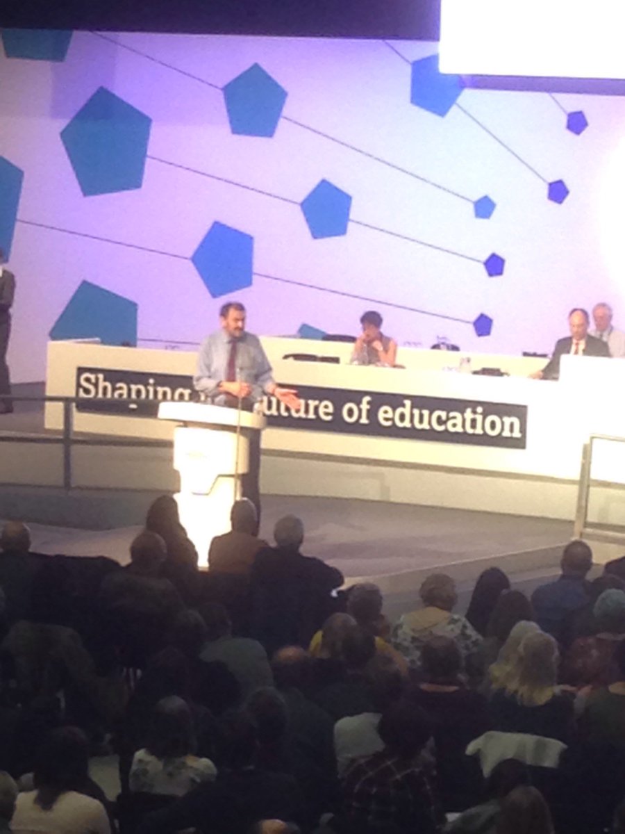 onthechalkface's tweet photo. @cyclingkev with his closing speech at #NUT18. Ironically this long weekend has been a real learning experience for me. It's great to have met so many like minded teachers and union members. https://t.co/Fz5wqYAEP2