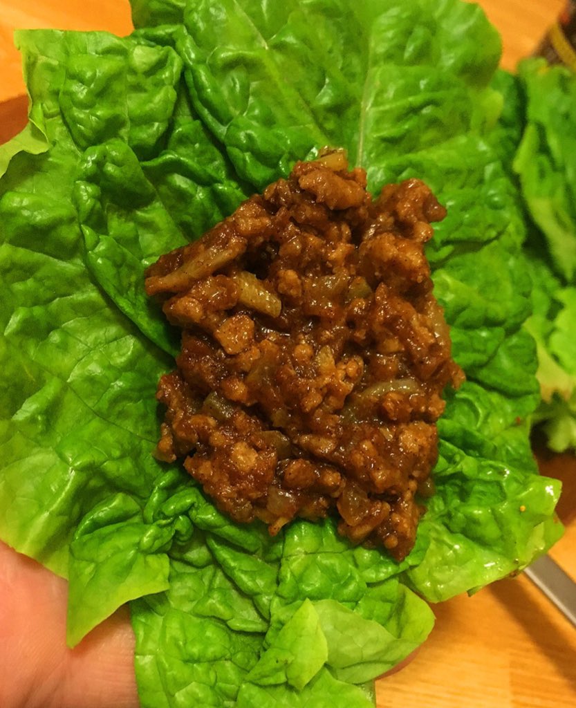 リュウジ 料理のおにいさんバズレシピ ニンニク2かけバター10gで炒めて豚挽肉0gと玉ねぎ1 4炒め 水100ccにカレールー2かけ溶かすだけで美味しいドライカレーになるんですが これをサンチュやレタスにタバスコやら粉チーズやらと包んで食うと最高にビール