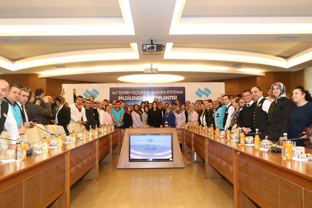 Alt İşveren İşçilerinin Kamuda İstihdamı Bilgilendirme Toplantımızı bakanlığımızda çalışan emekçi kardeşlerimizle birlikte gerçekleştirdik.